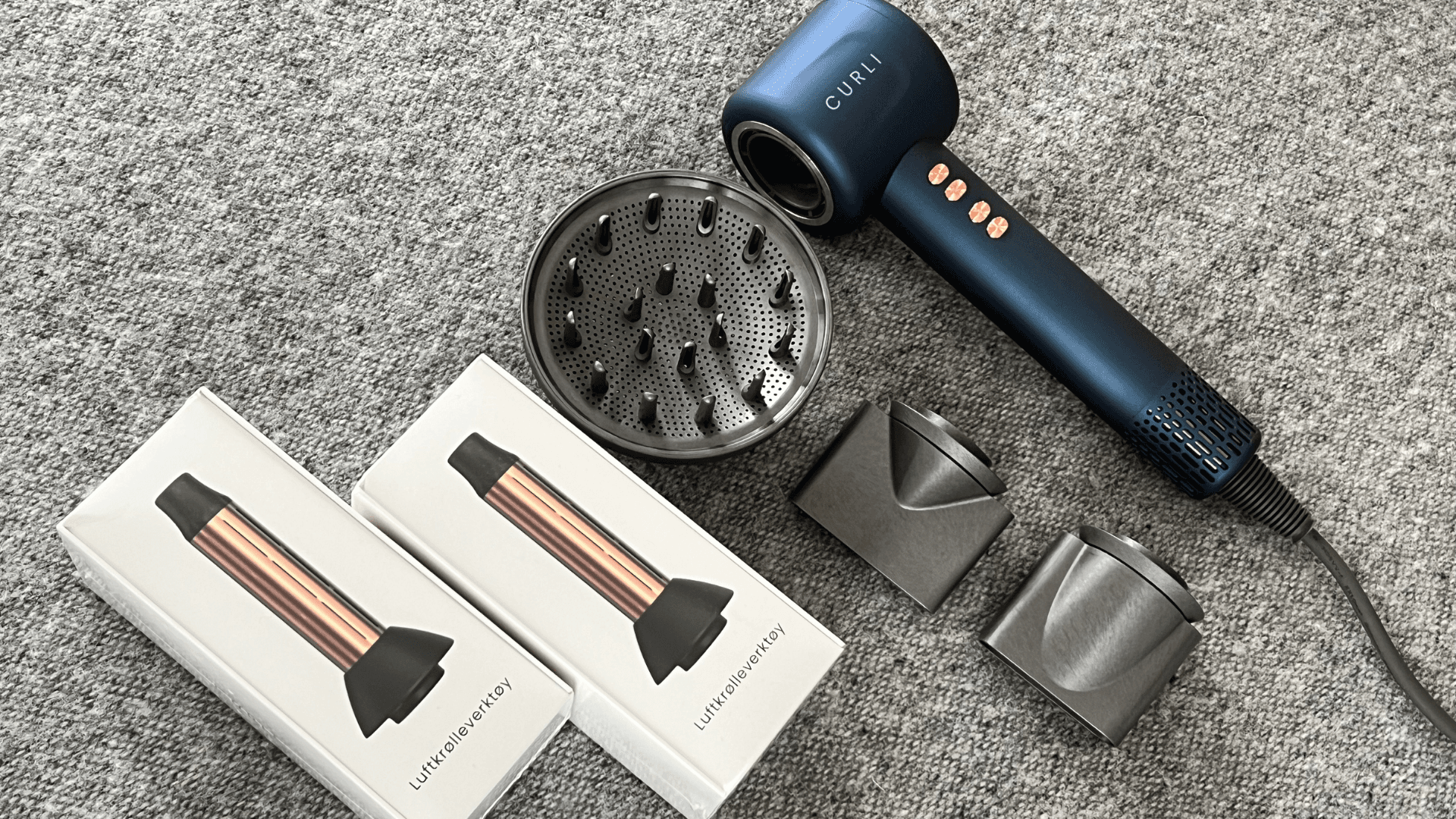 Curli AeroFlow hårfön i användning