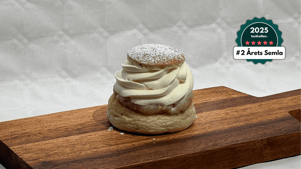 Bra semla från Käcks bageri i Sundbyberg. En andraplats i semmeltestet 2025.