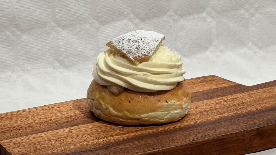 Semla från Pesso bageri på Lilla Essingen.