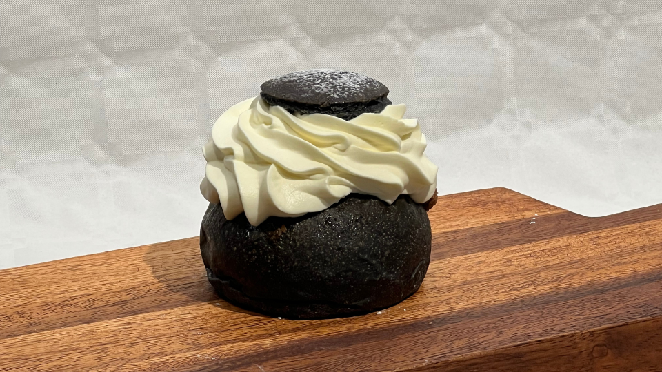 lakrits semla ritorno 2025 - Testkollen - Bäst i test och produktjämförelser Lakrits semla från Ritorno bageri i Stockholm